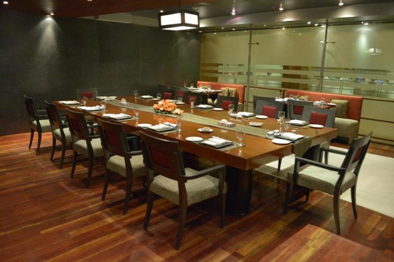 Park Lane Hotel Lahore Extérieur photo