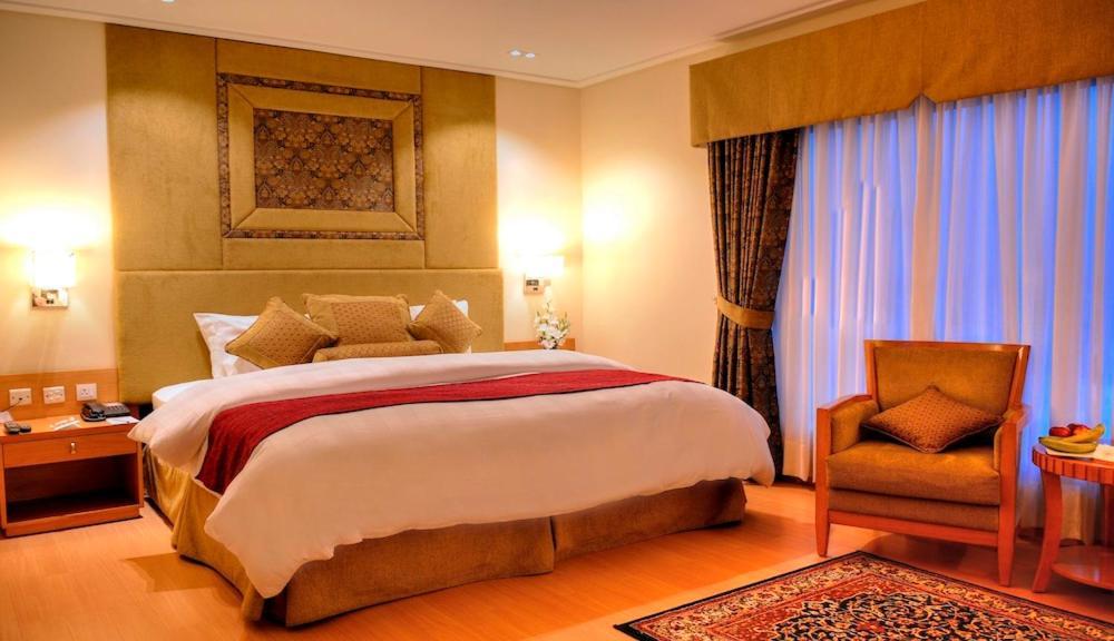 Park Lane Hotel Lahore Extérieur photo