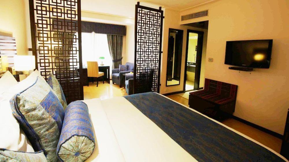 Park Lane Hotel Lahore Extérieur photo