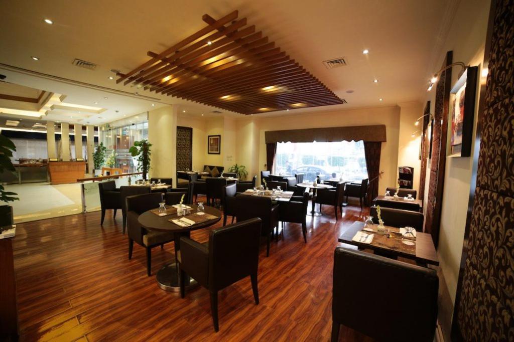 Park Lane Hotel Lahore Extérieur photo